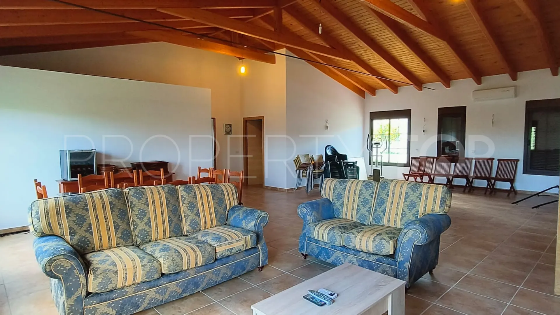 For sale country house in La Alberdina with 3 bedrooms