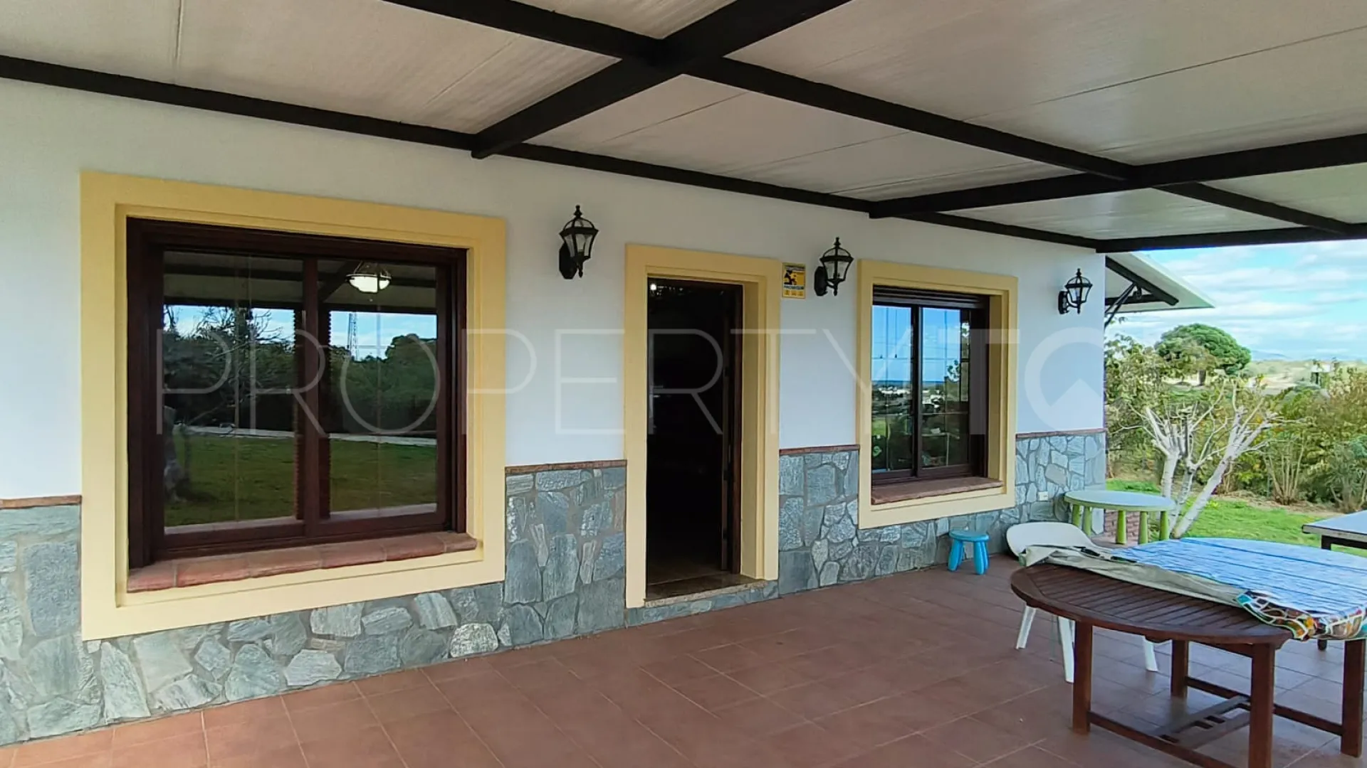 For sale country house in La Alberdina with 3 bedrooms