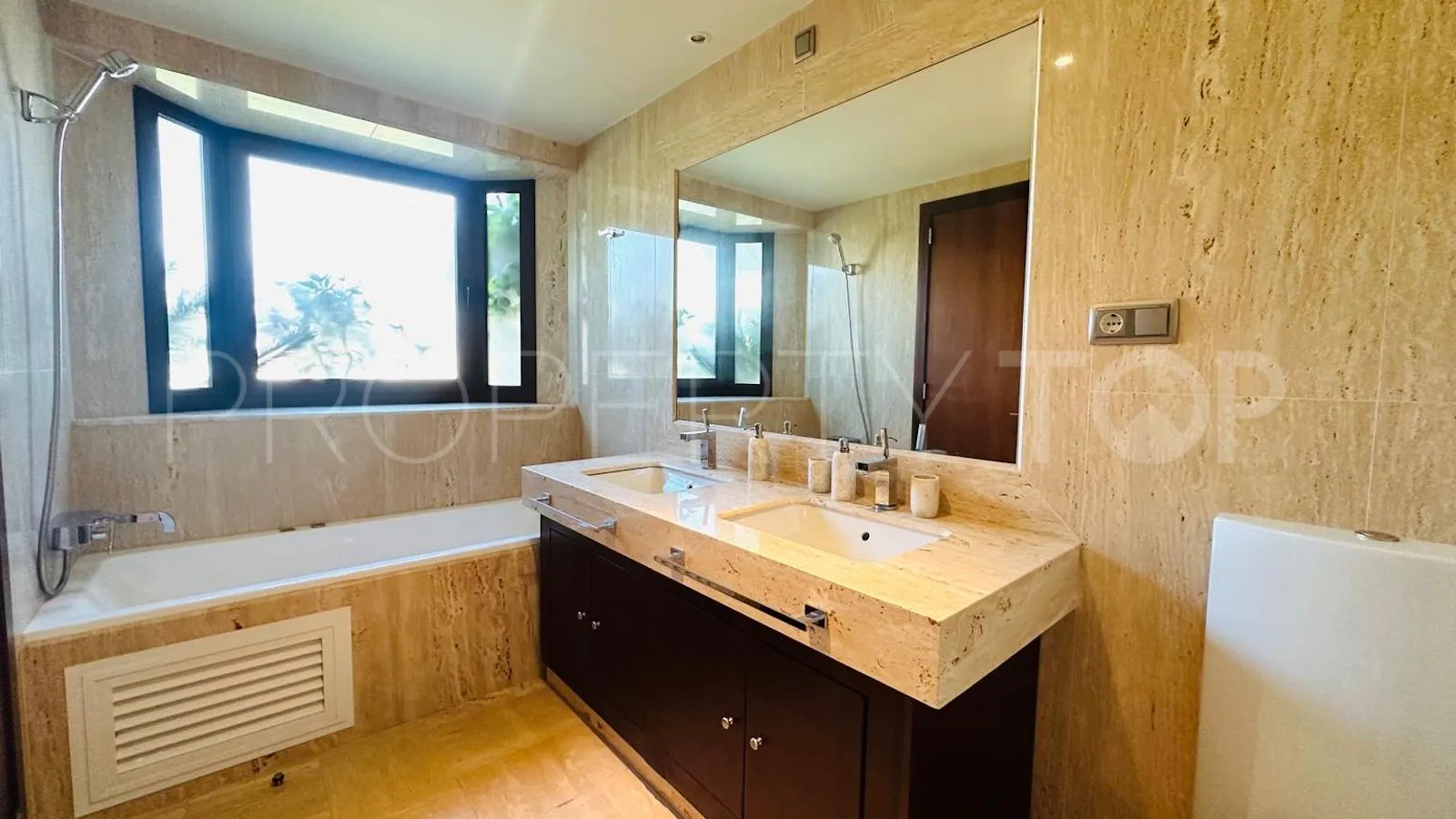 Nueva Andalucia, duplex en venta