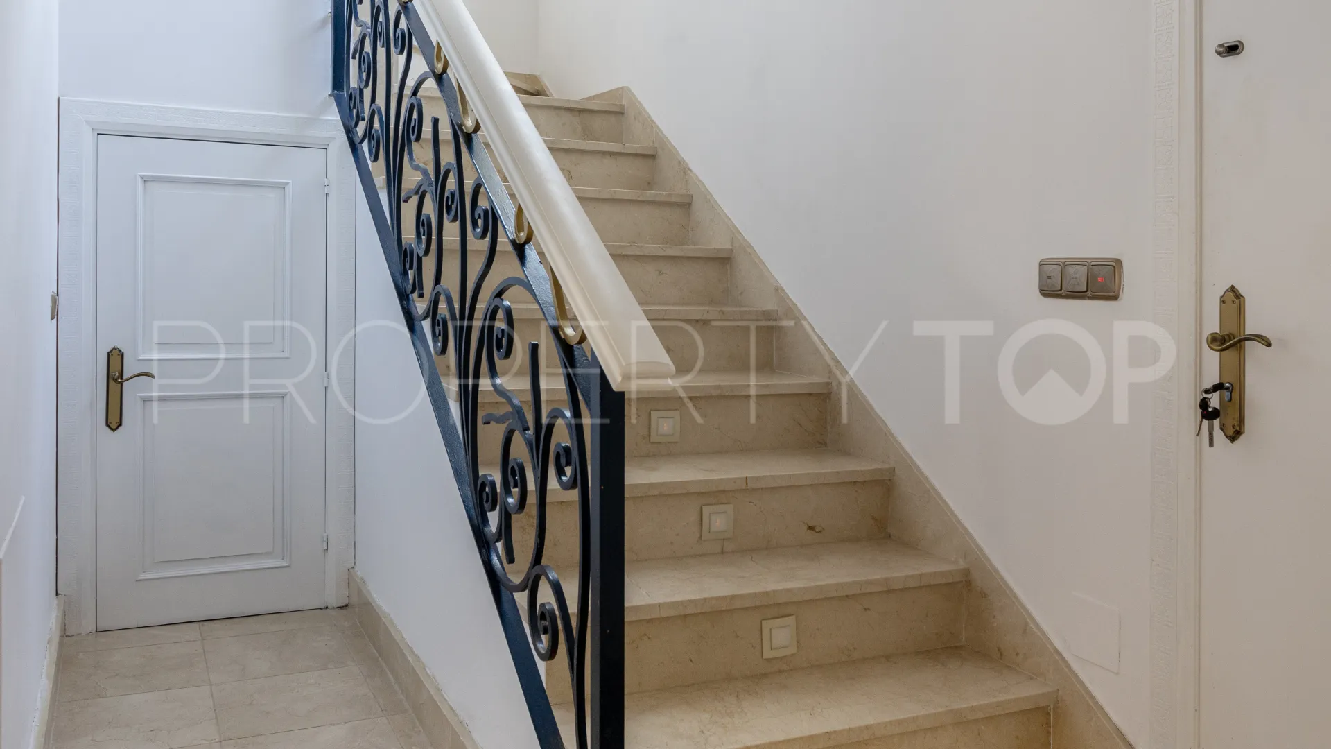 Villa de 5 dormitorios en venta en Fuente del Espanto