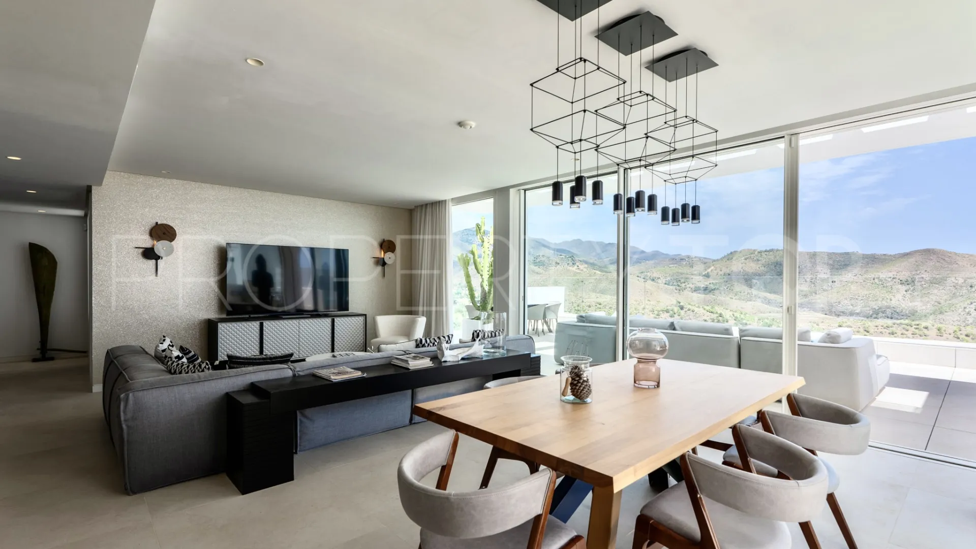 Palo Alto, atico duplex en venta con 3 dormitorios