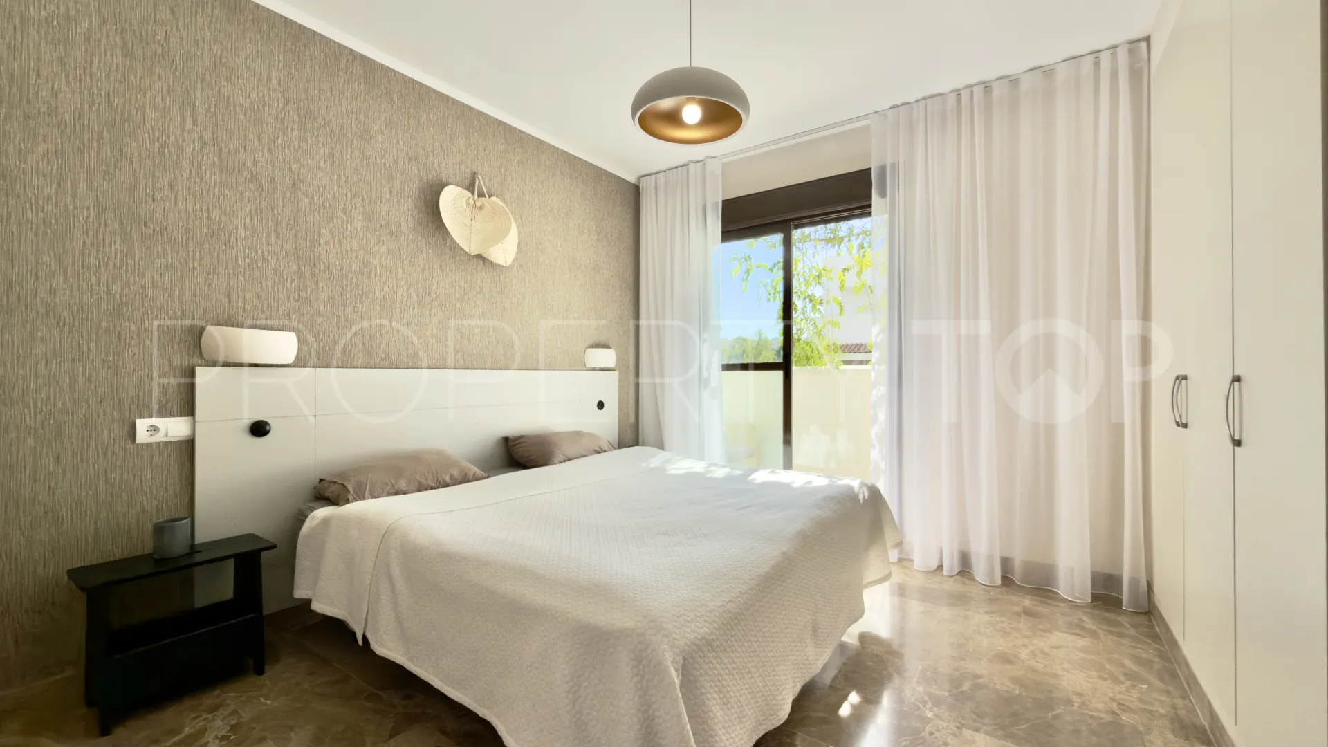 Apartment for sale in Selwo with 2 bedrooms