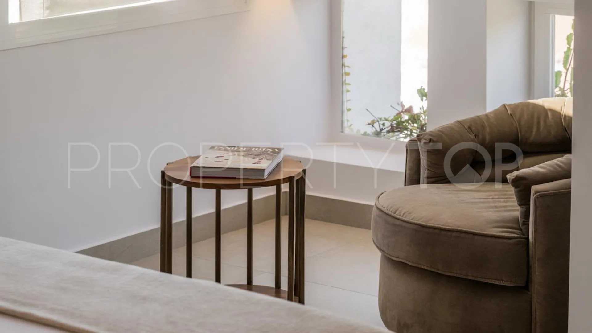 Ático en venta con 3 dormitorios en Nueva Andalucia