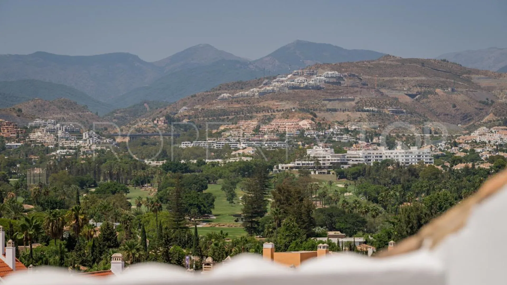 Ático en venta con 3 dormitorios en Nueva Andalucia
