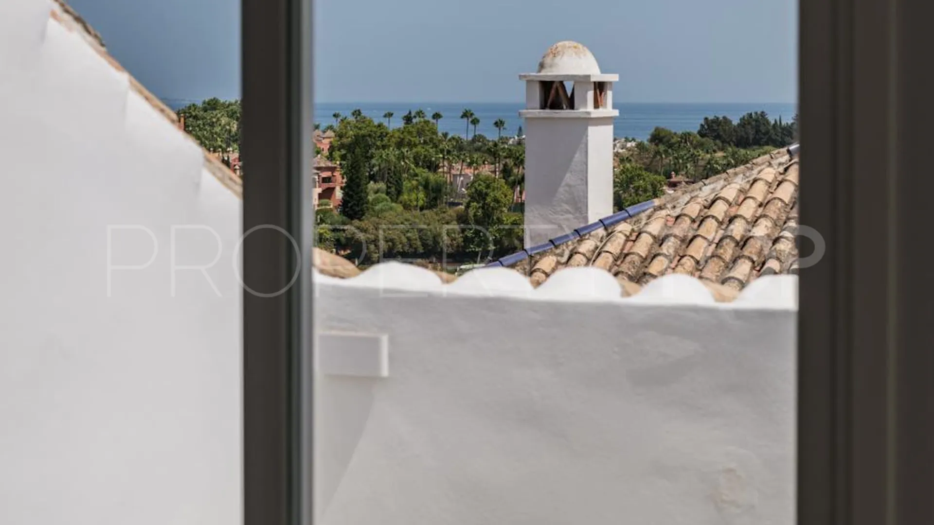 Ático en venta con 3 dormitorios en Nueva Andalucia