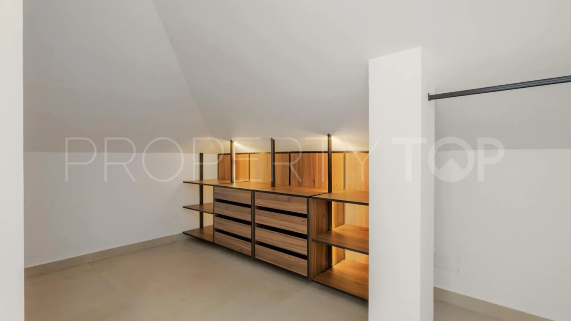 Ático en venta con 3 dormitorios en Nueva Andalucia