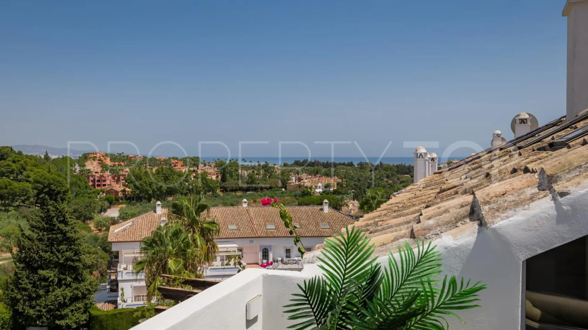 Ático en venta con 3 dormitorios en Nueva Andalucia