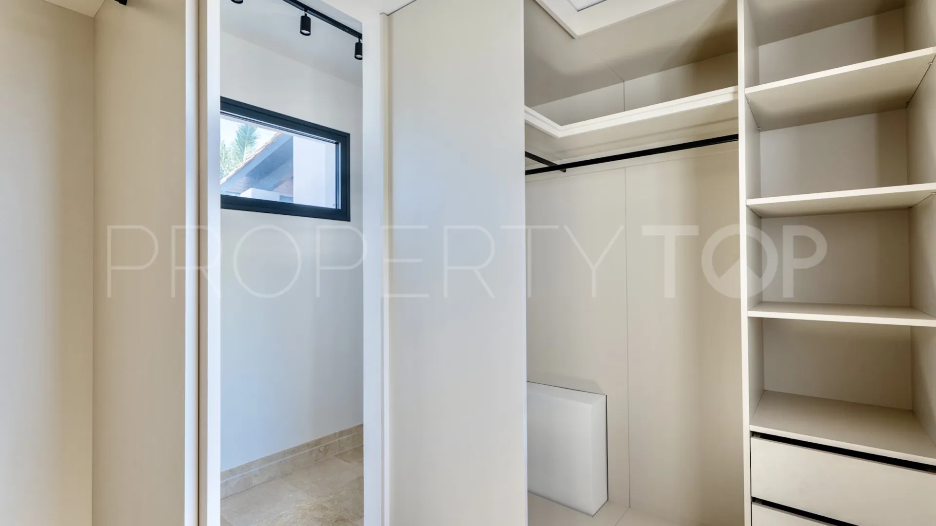 Altos del Rodeo, villa en venta de 6 dormitorios