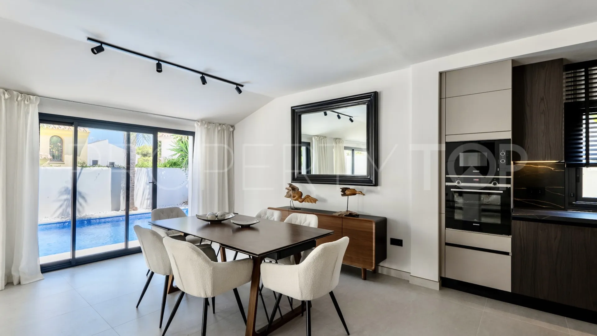Altos del Rodeo, villa en venta de 6 dormitorios