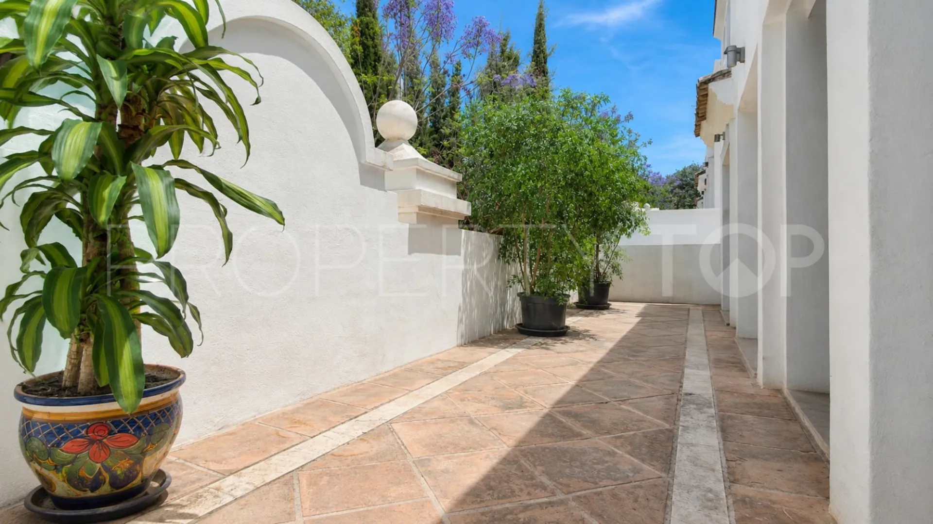 For sale Montebello Hills apartment