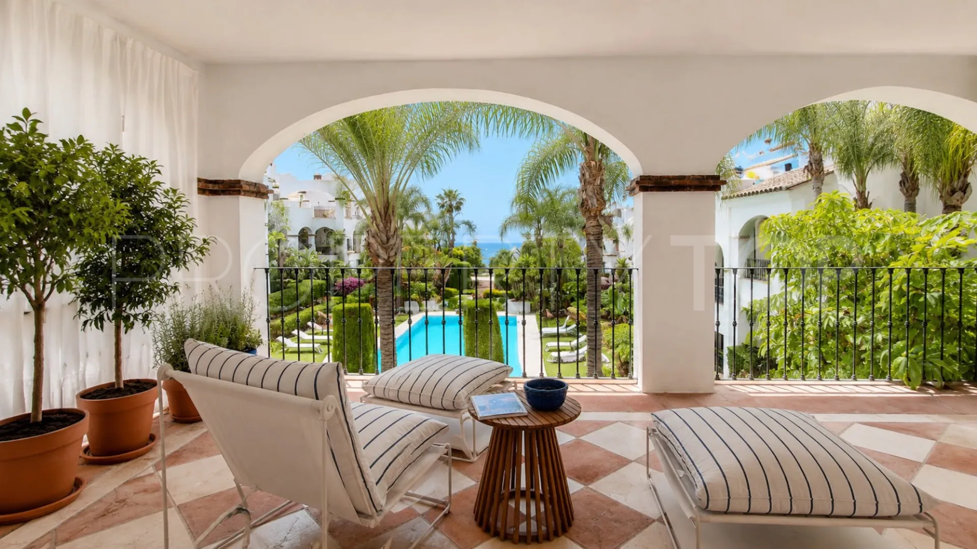 For sale Montebello Hills apartment