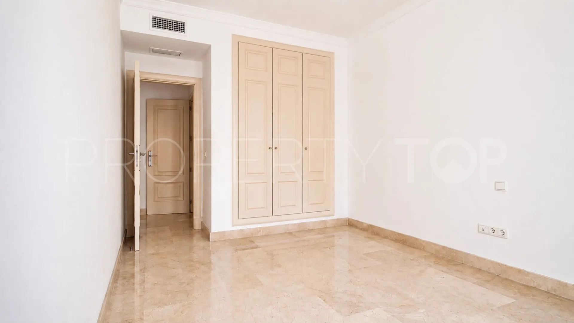 For sale Montebello Hills apartment