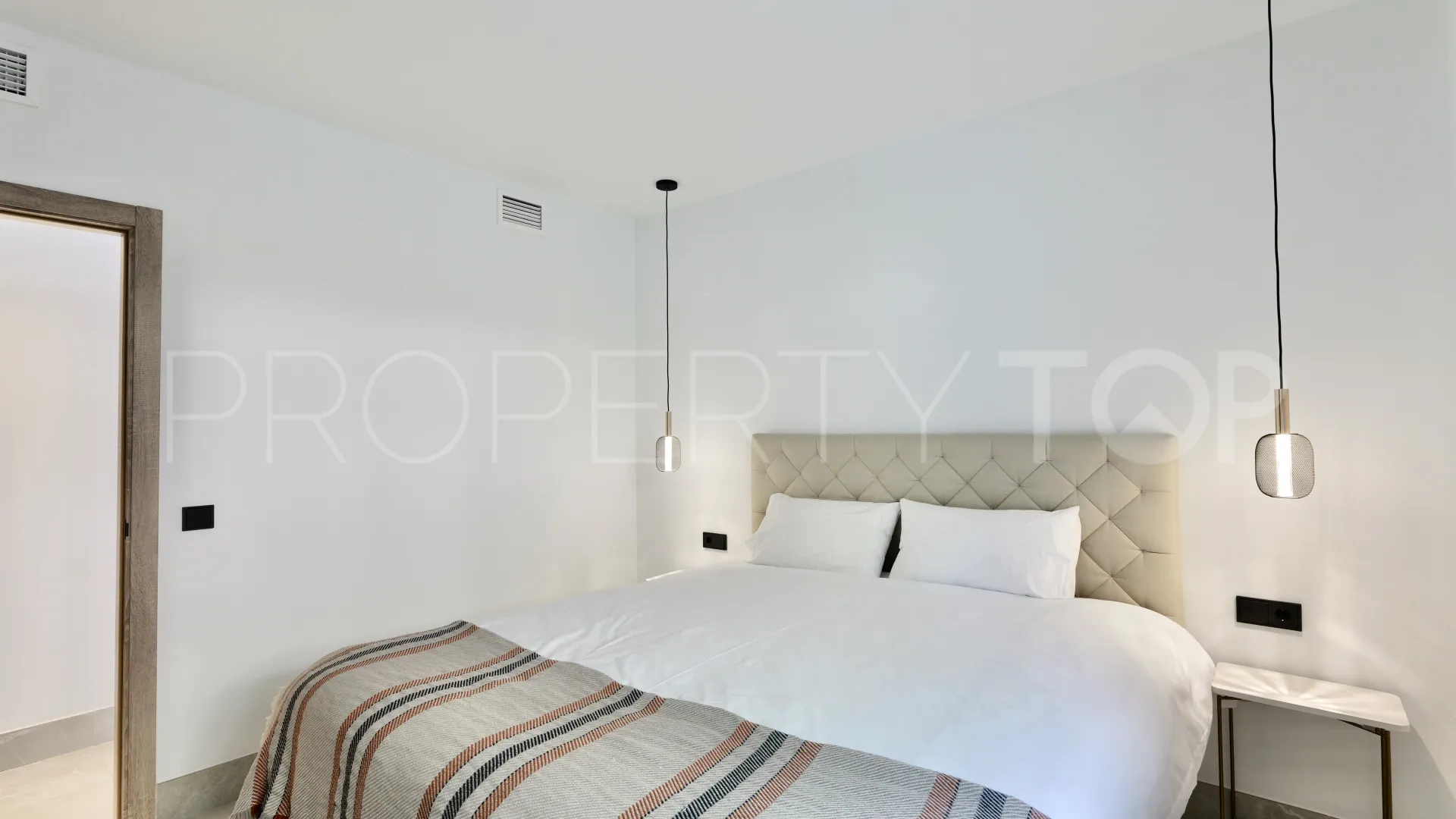 Apartamento planta baja en venta en Almazara Hills