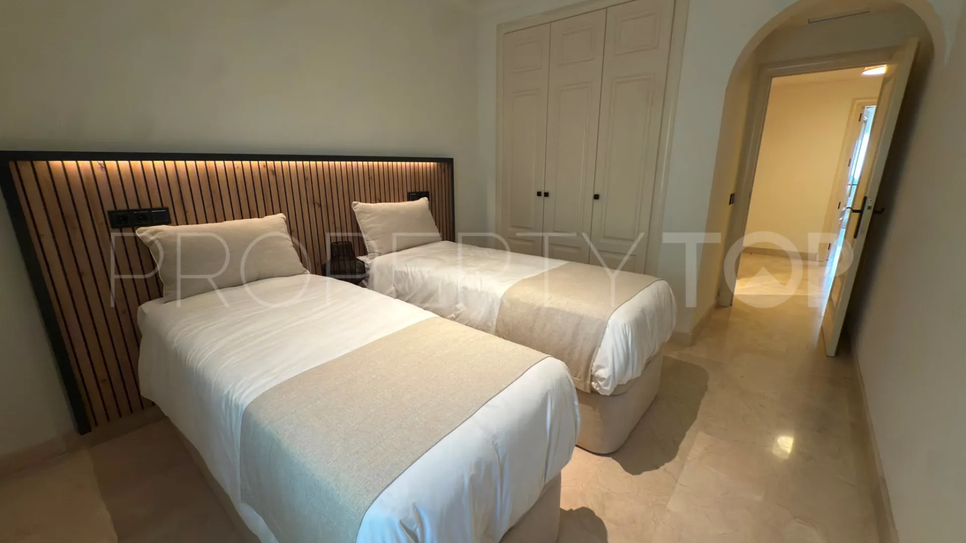 For sale Sierra Blanca 3 bedrooms apartment