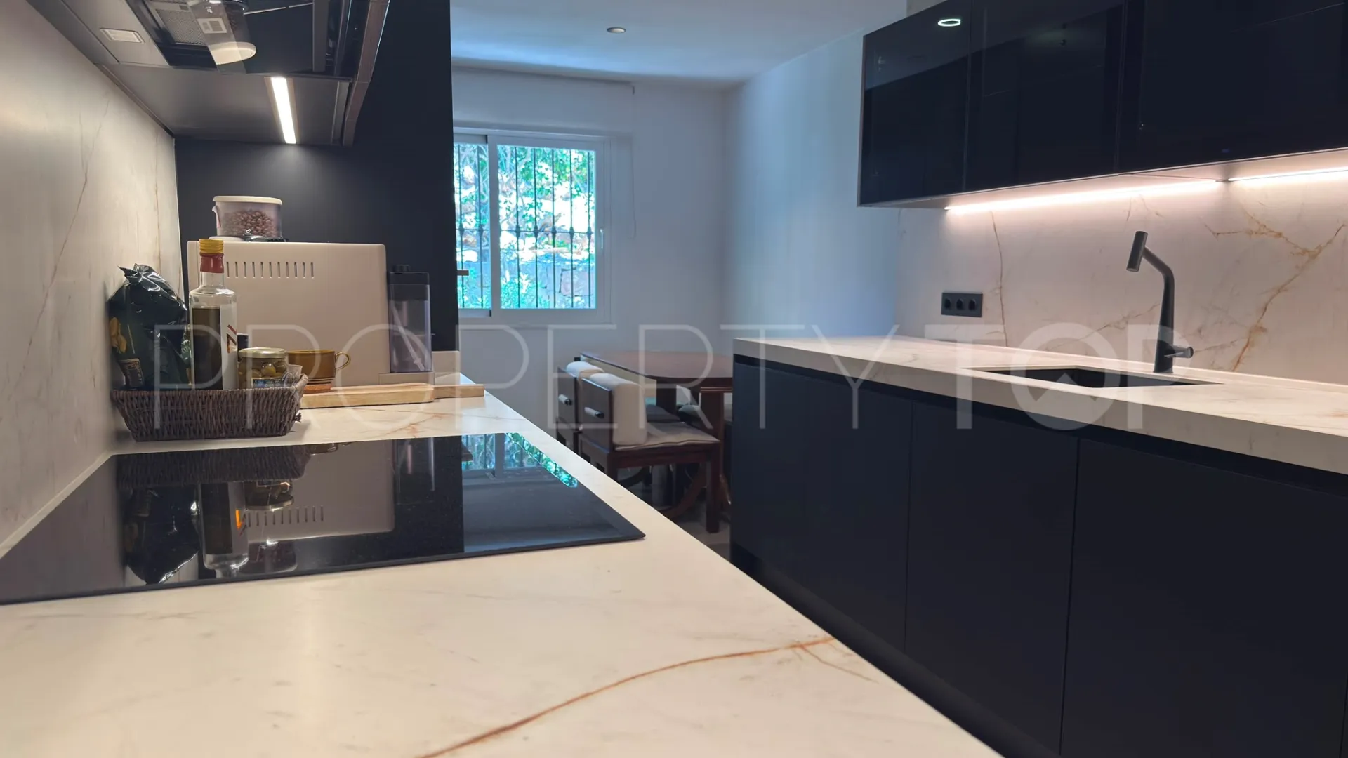 For sale Sierra Blanca 3 bedrooms apartment