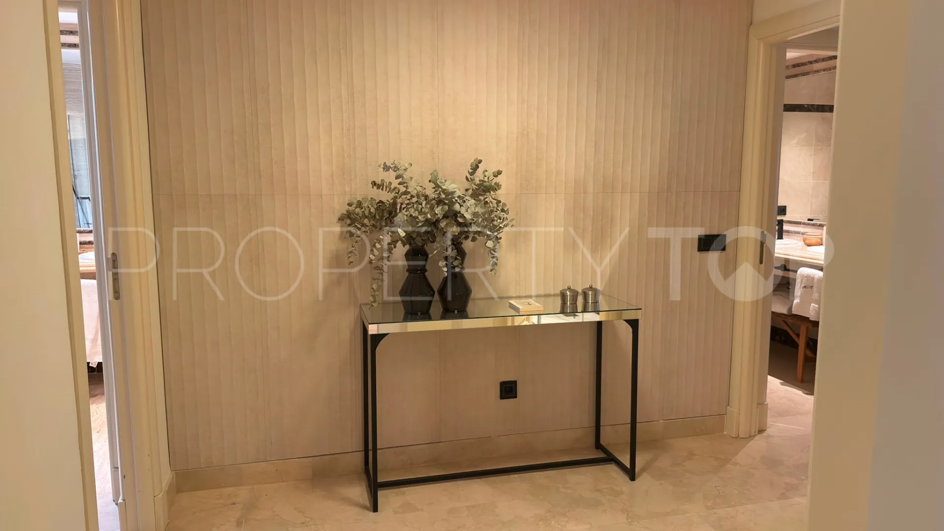 For sale Sierra Blanca 3 bedrooms apartment