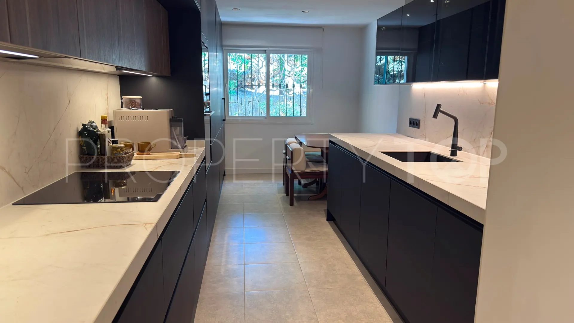 For sale Sierra Blanca 3 bedrooms apartment