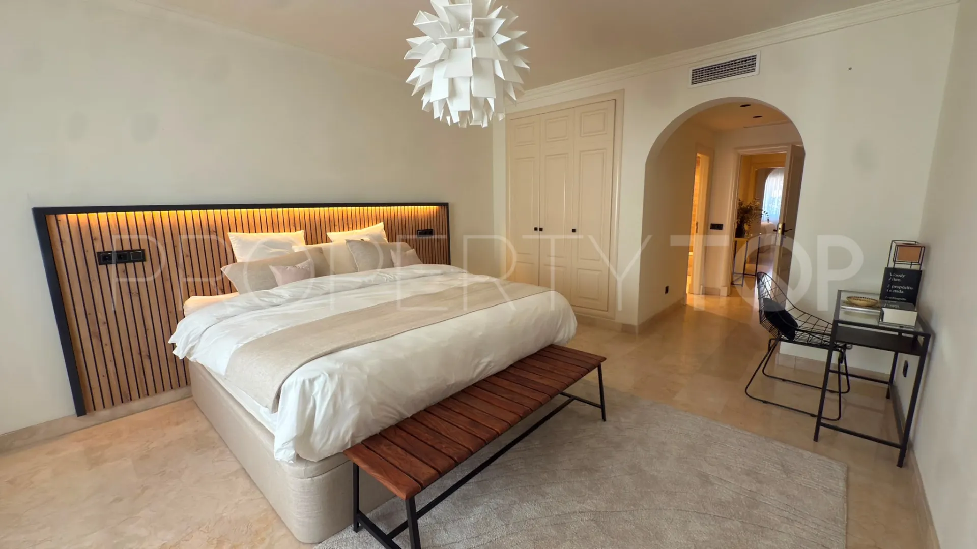 For sale Sierra Blanca 3 bedrooms apartment