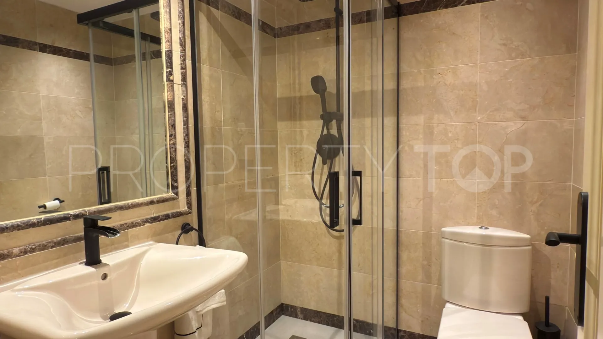 For sale Sierra Blanca 3 bedrooms apartment