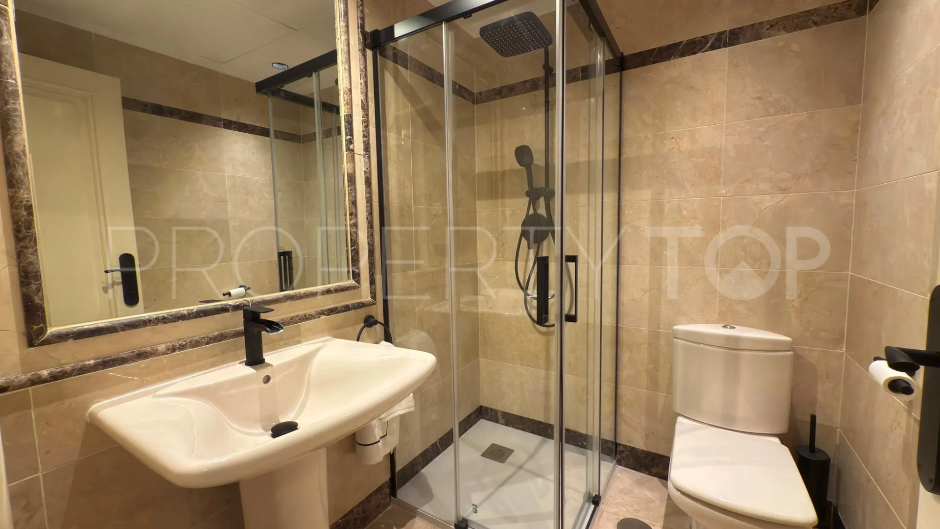For sale Sierra Blanca 3 bedrooms apartment