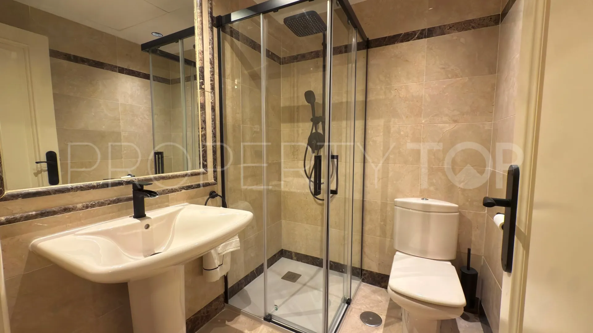 For sale Sierra Blanca 3 bedrooms apartment