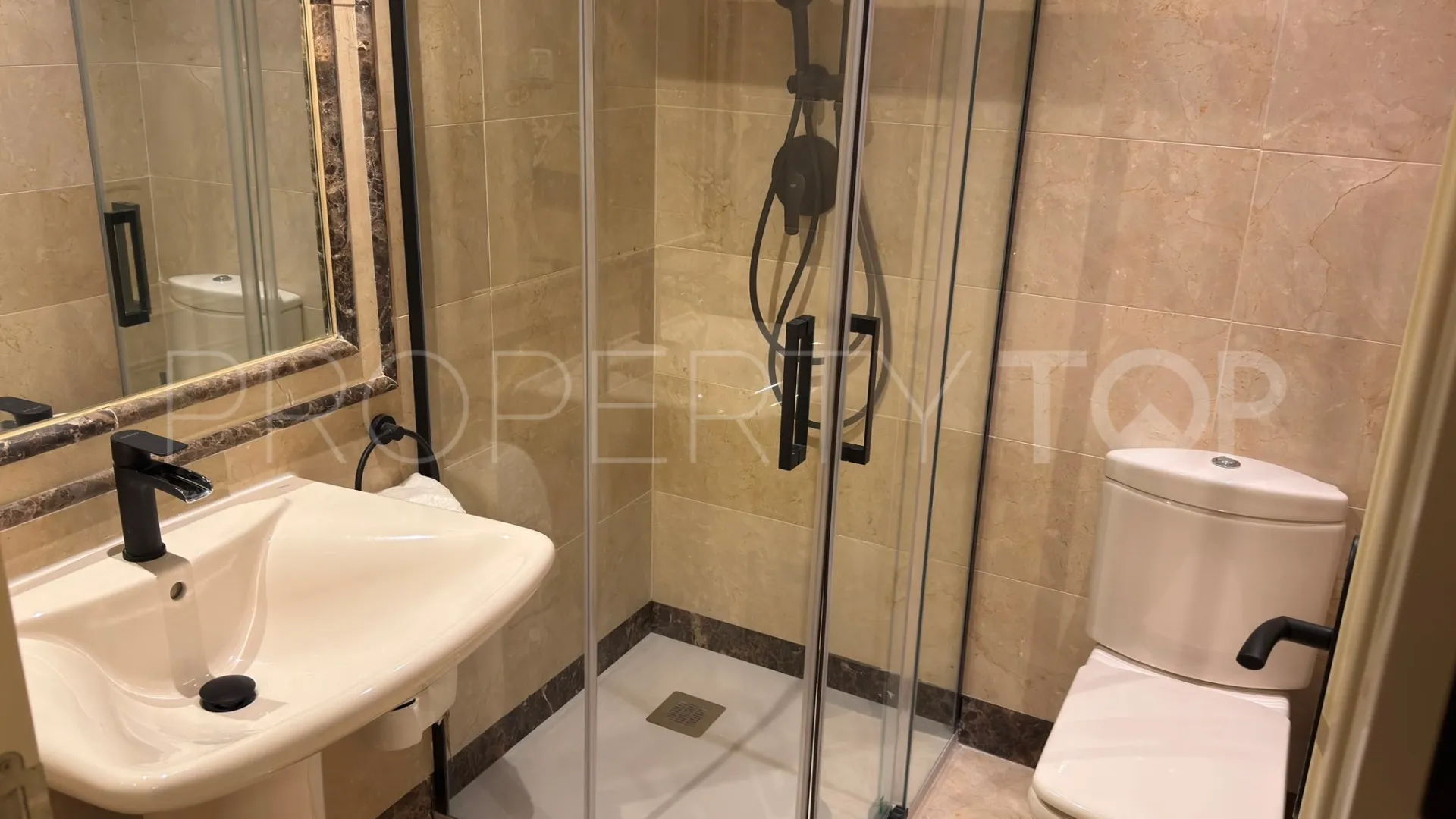 For sale Sierra Blanca 3 bedrooms apartment