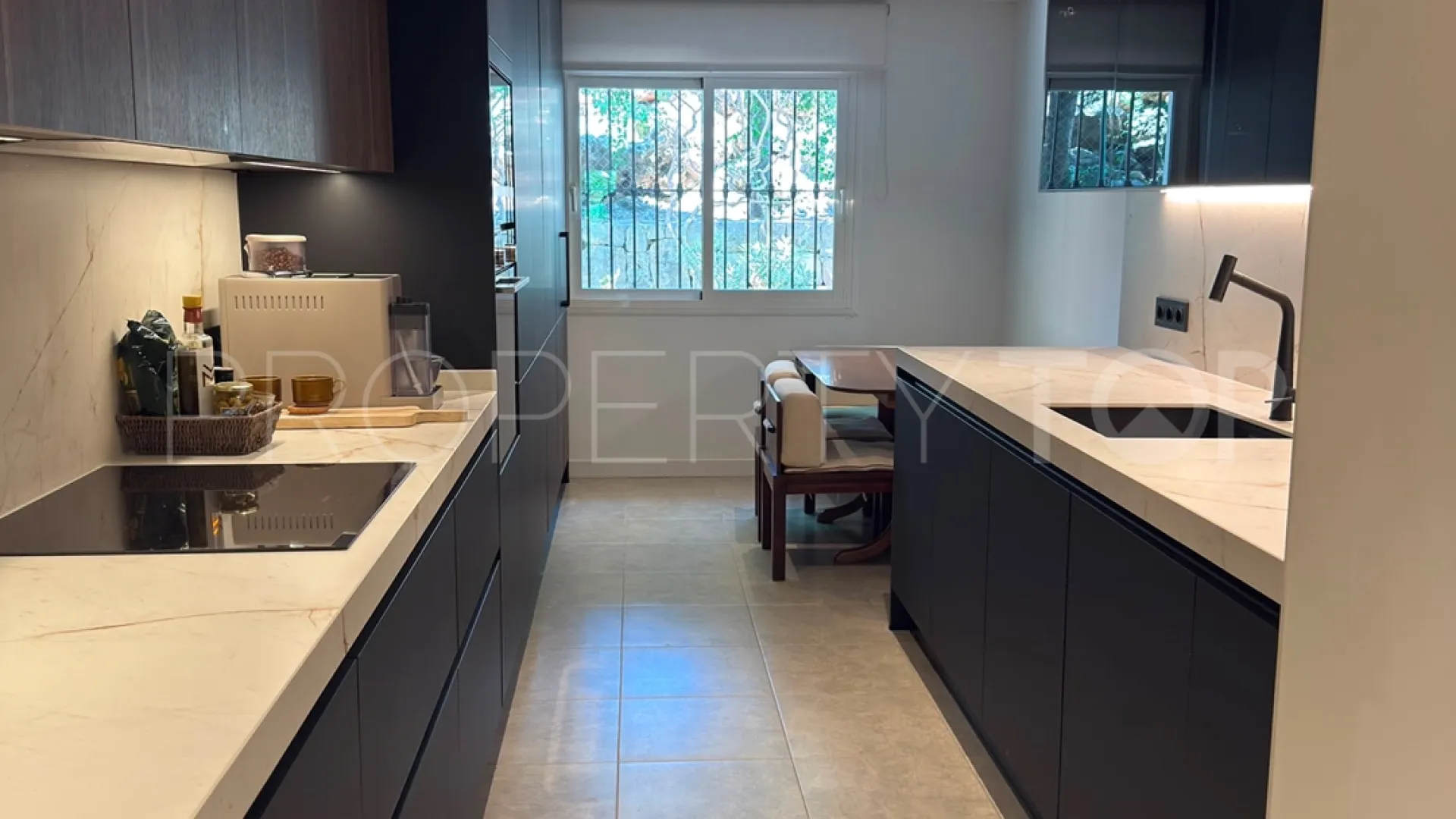 For sale Sierra Blanca 3 bedrooms apartment