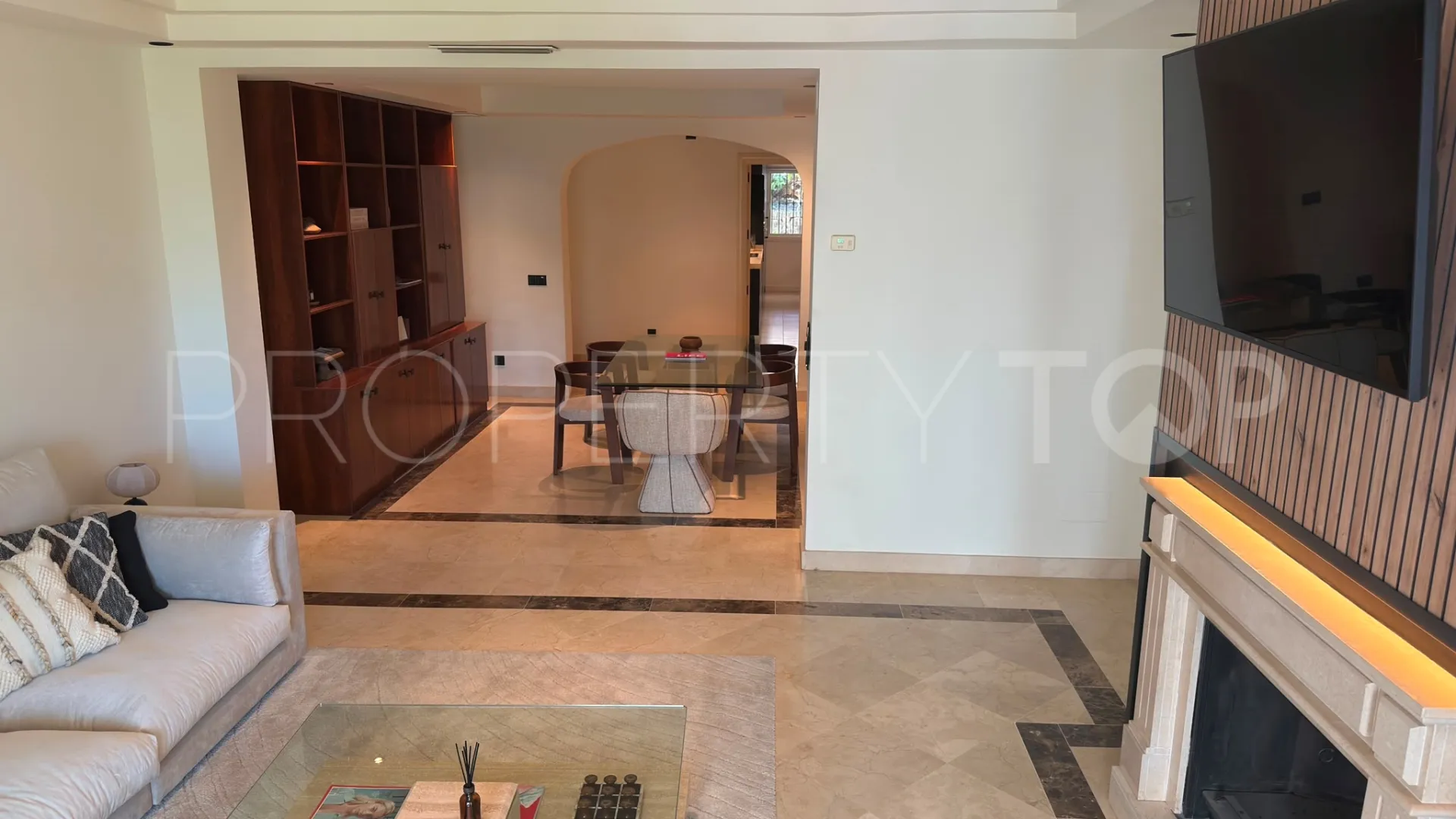 For sale Sierra Blanca 3 bedrooms apartment