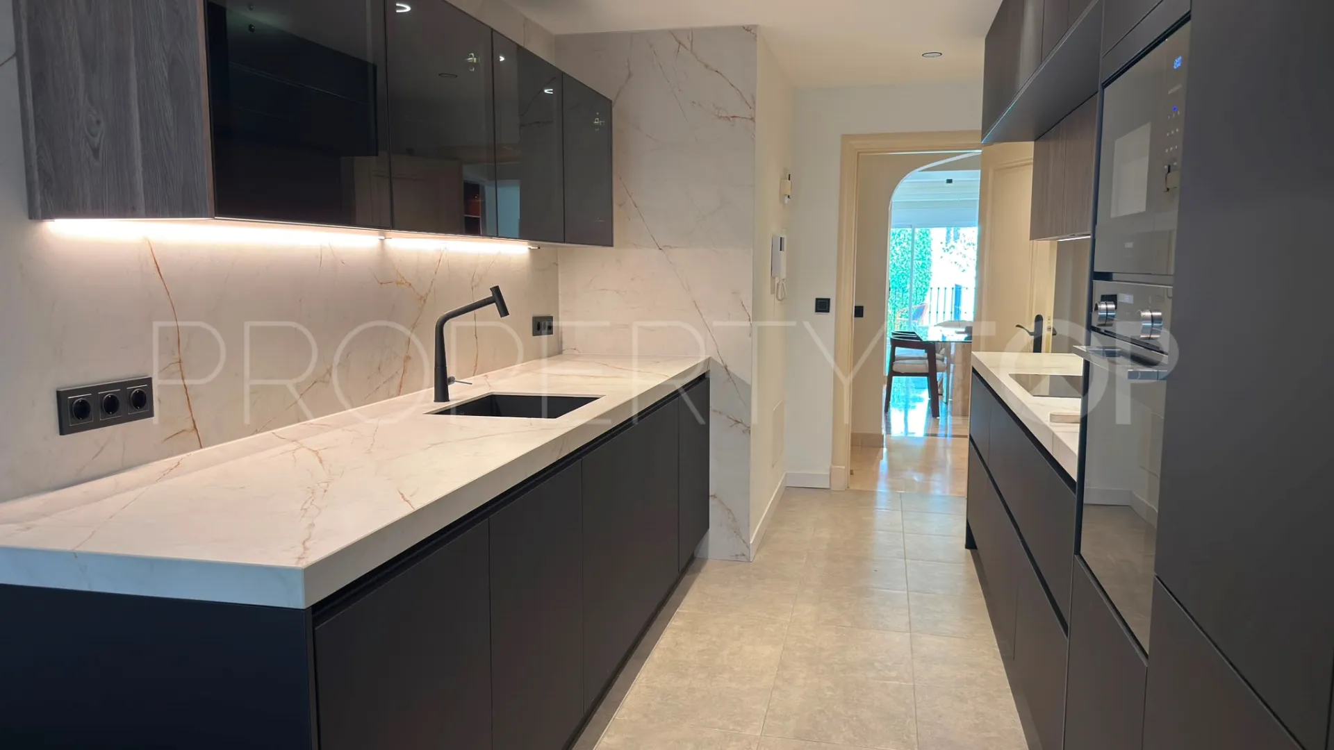 For sale Sierra Blanca 3 bedrooms apartment