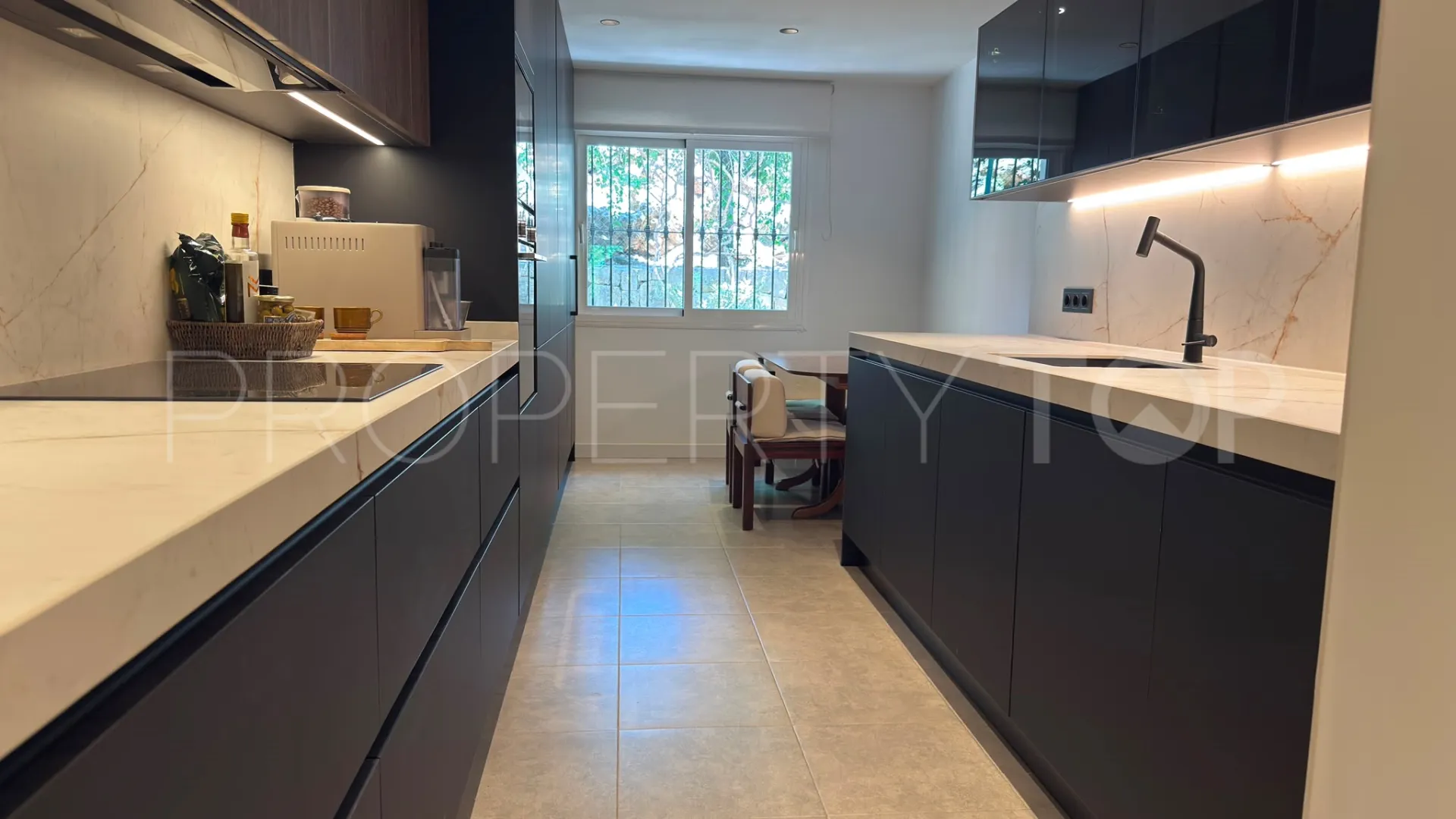 For sale Sierra Blanca 3 bedrooms apartment