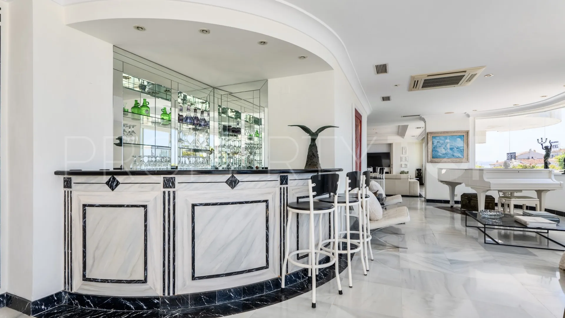 For sale 6 bedrooms duplex penthouse in Marbella - Puerto Banus