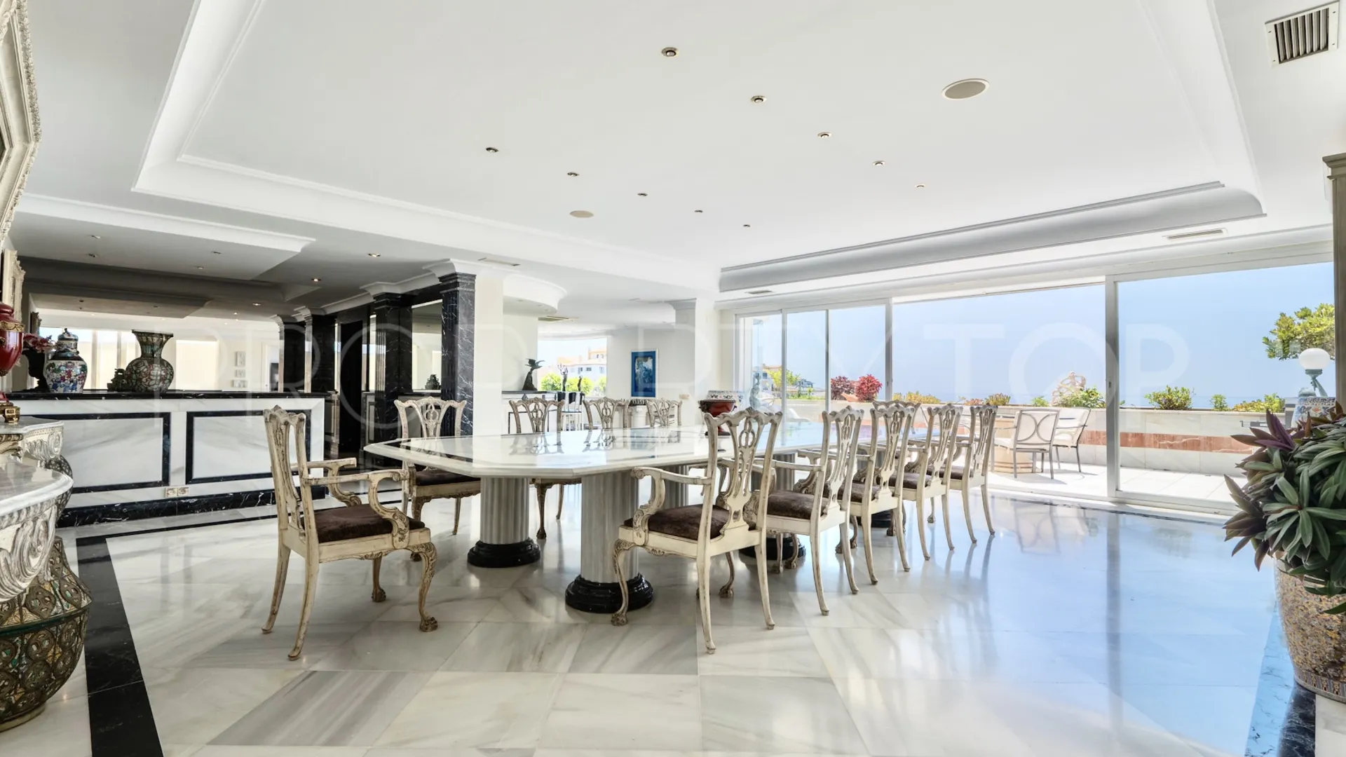 For sale 6 bedrooms duplex penthouse in Marbella - Puerto Banus
