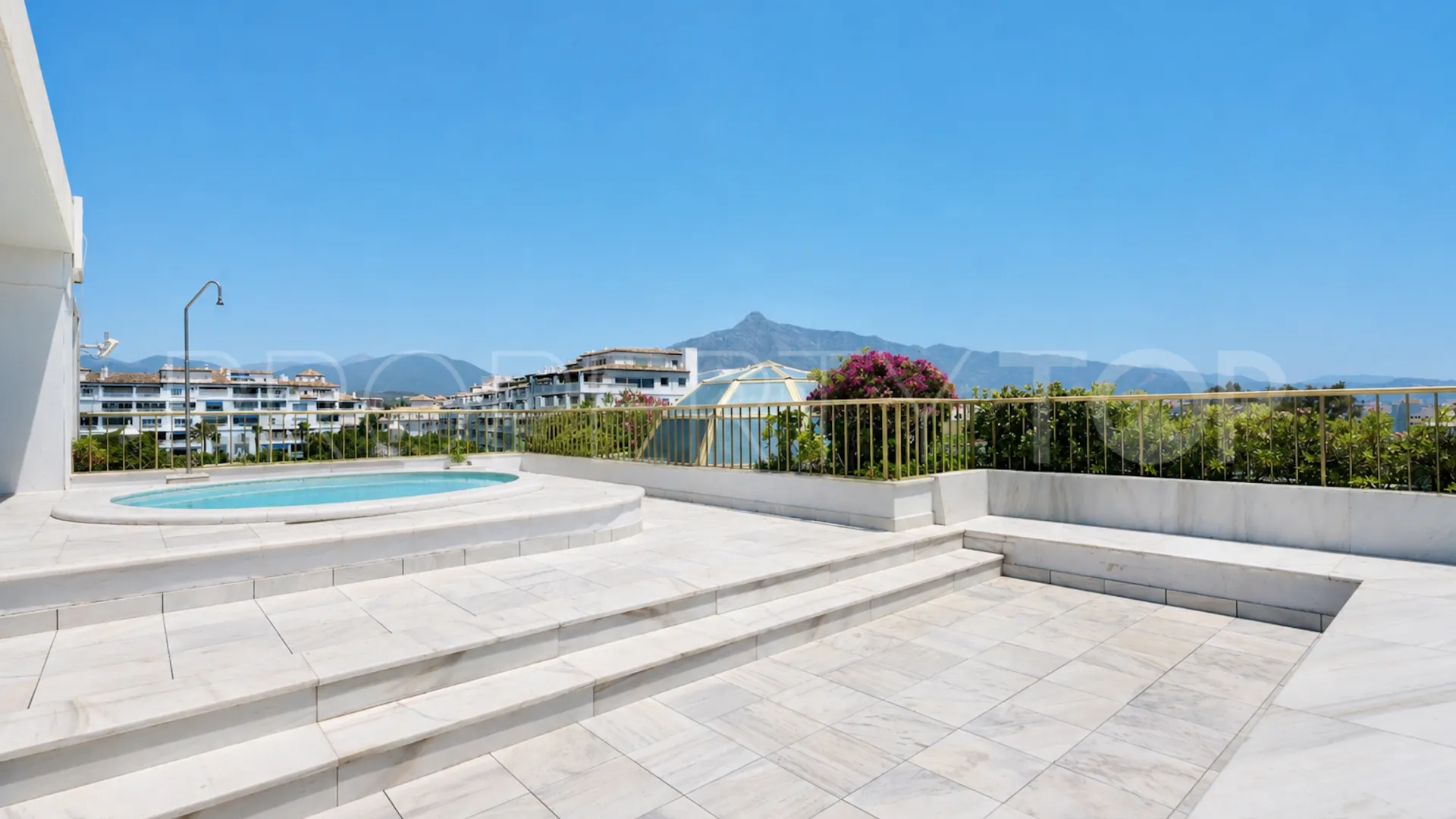For sale 6 bedrooms duplex penthouse in Marbella - Puerto Banus