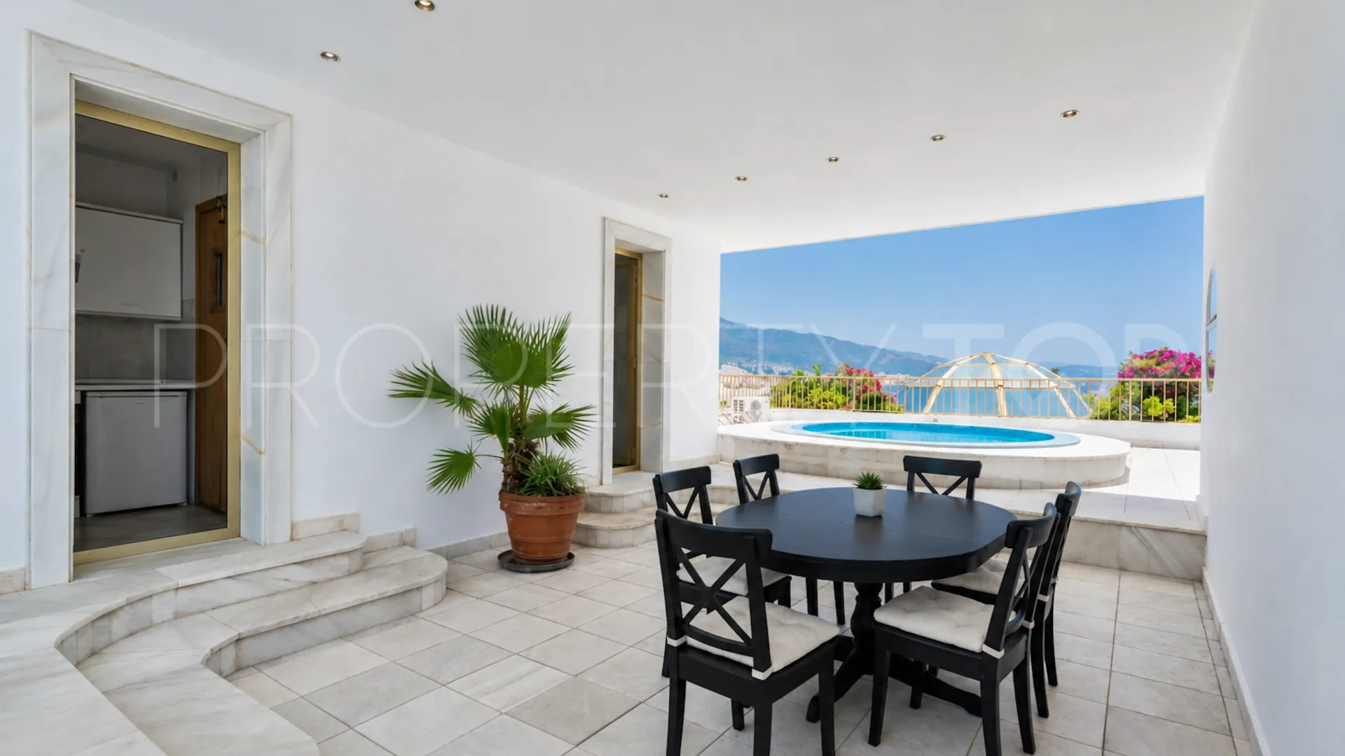 For sale 6 bedrooms duplex penthouse in Marbella - Puerto Banus