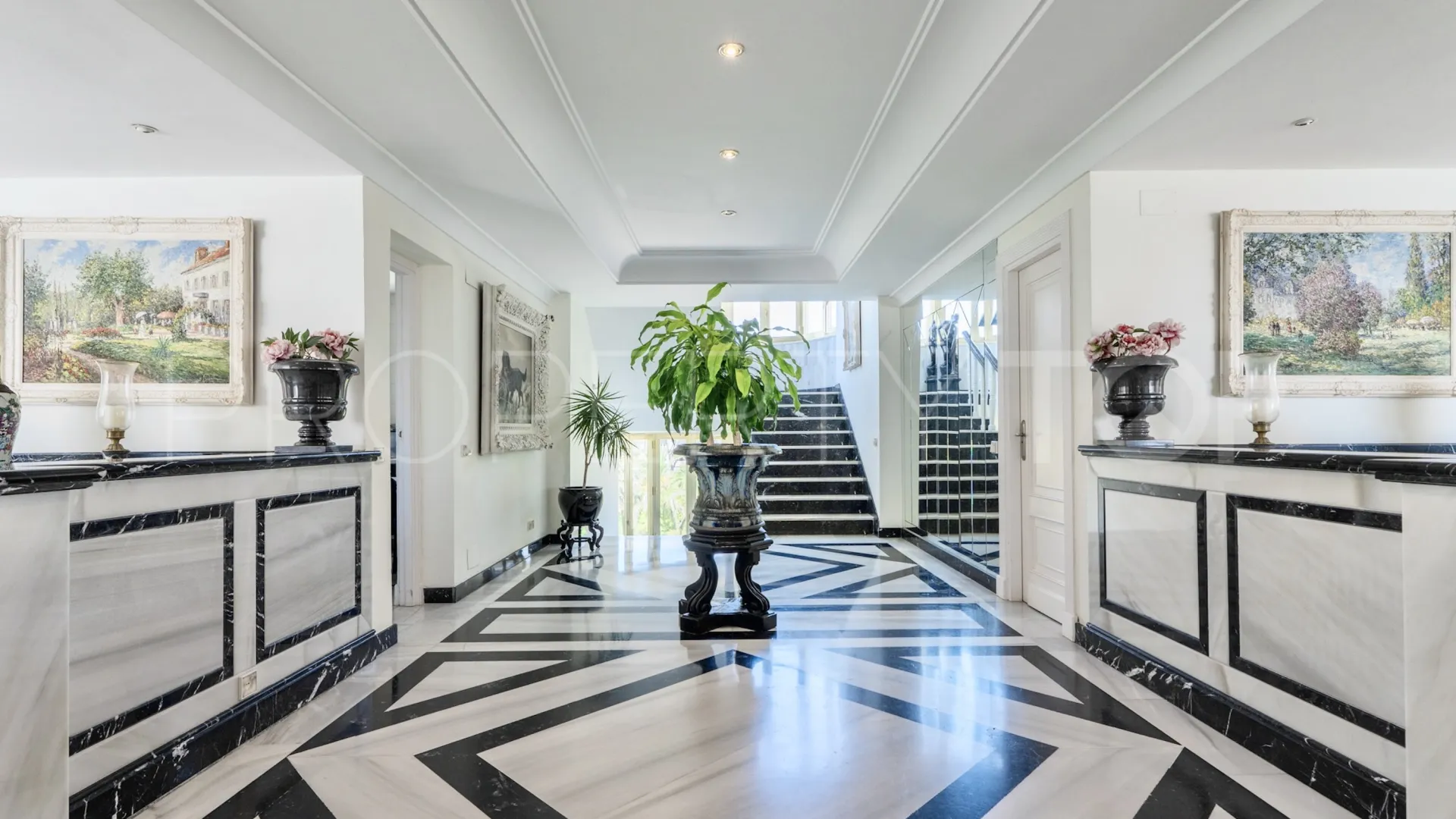 For sale 6 bedrooms duplex penthouse in Marbella - Puerto Banus