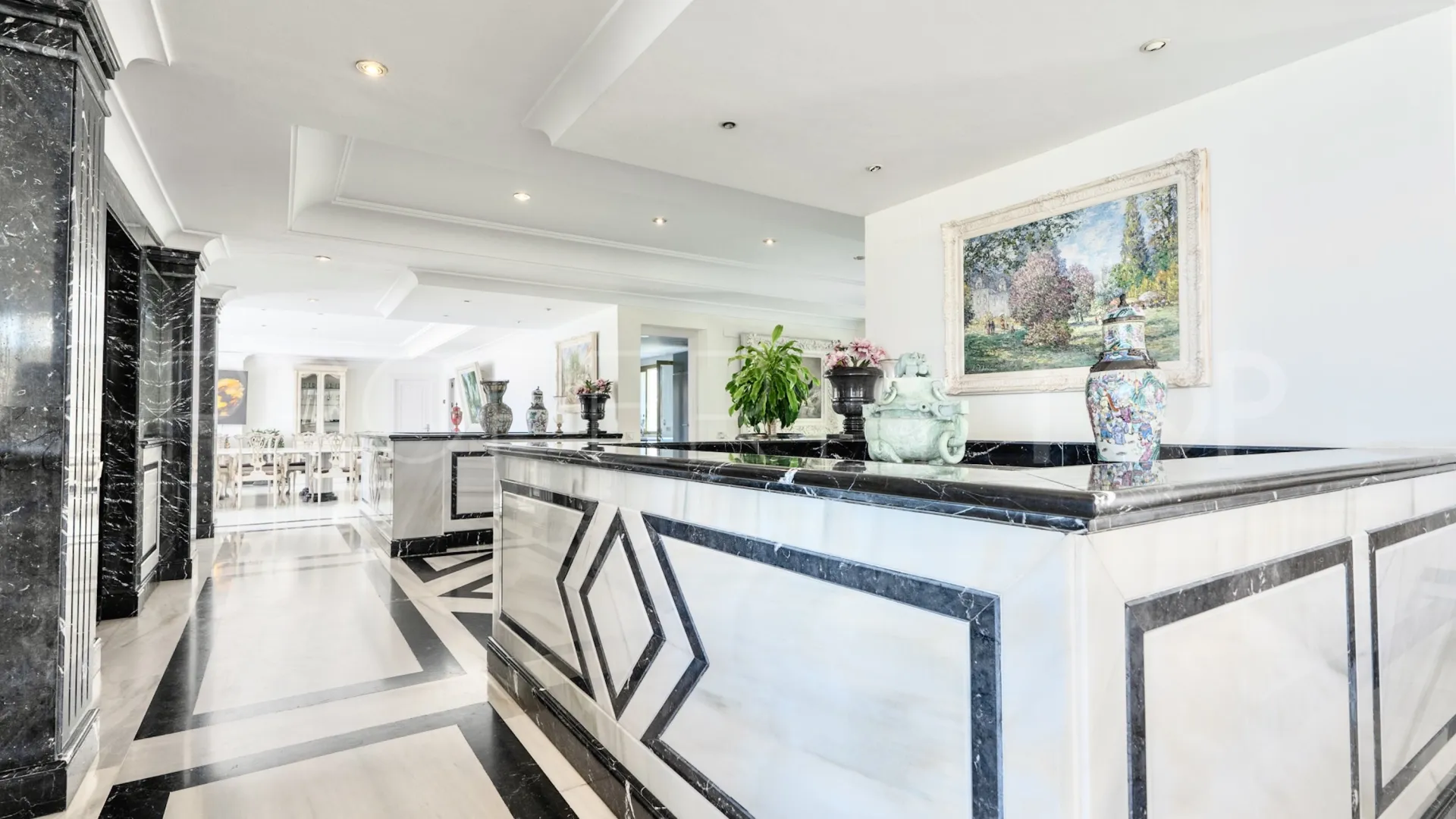 For sale 6 bedrooms duplex penthouse in Marbella - Puerto Banus
