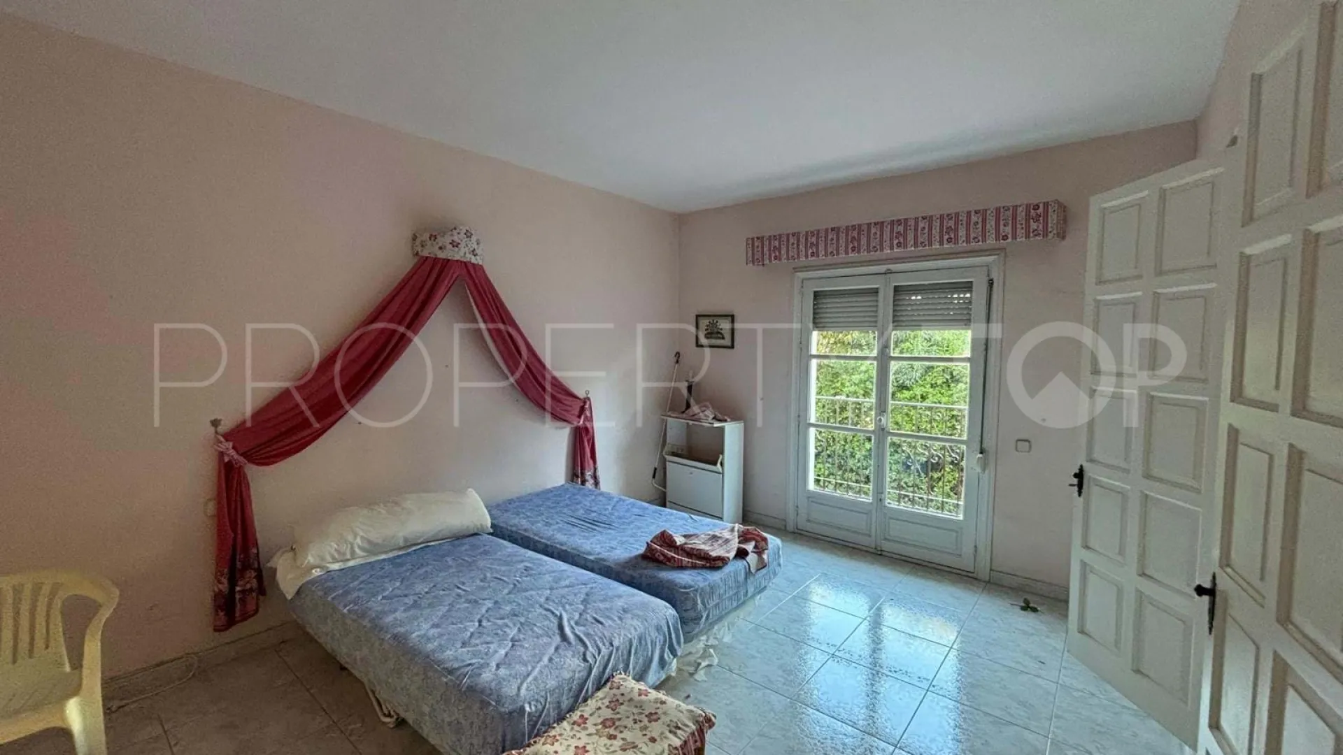 Apartamento con 3 dormitorios en venta en Nueva Andalucia