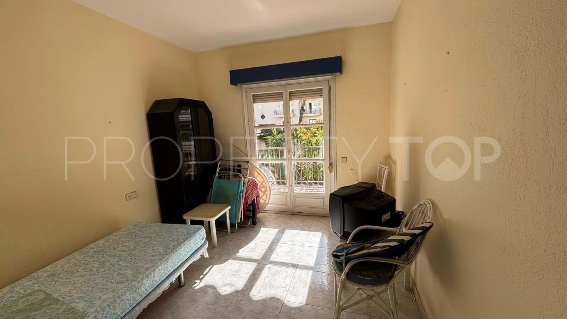 Apartamento con 3 dormitorios en venta en Nueva Andalucia