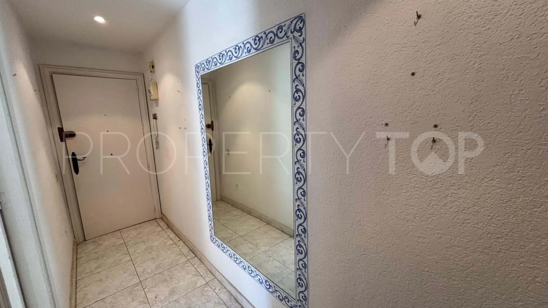 Apartamento con 3 dormitorios en venta en Nueva Andalucia