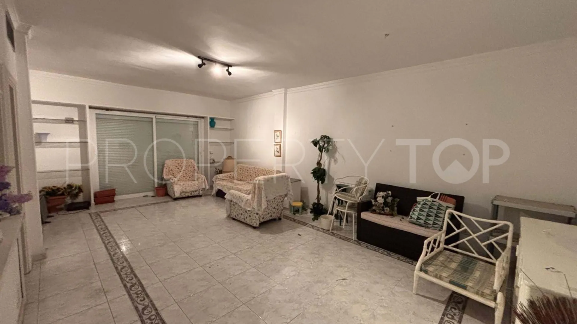 Apartamento con 3 dormitorios en venta en Nueva Andalucia