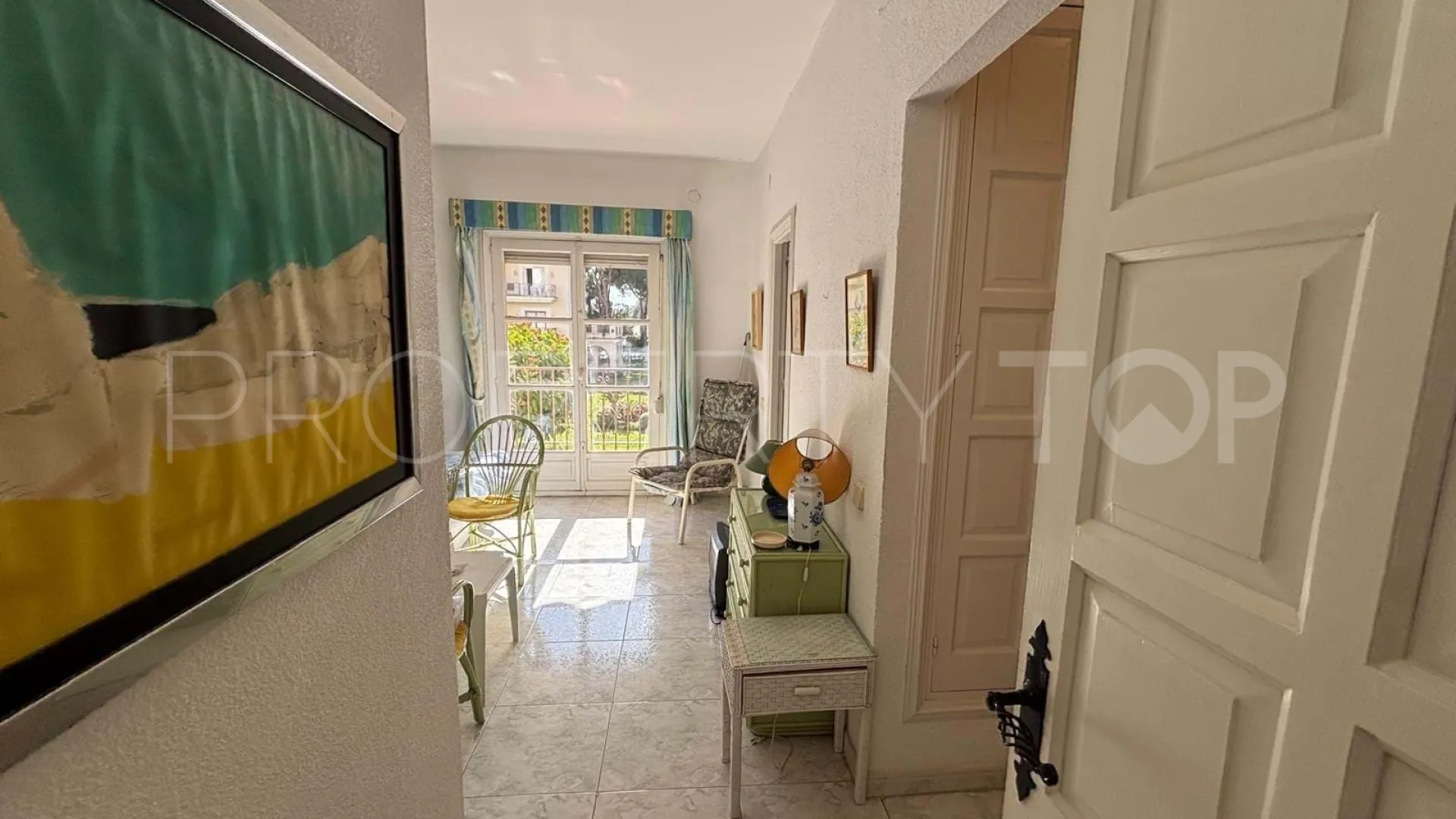 Apartamento con 3 dormitorios en venta en Nueva Andalucia