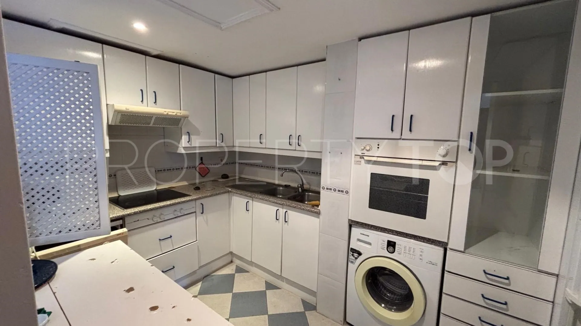 Apartamento con 3 dormitorios en venta en Nueva Andalucia
