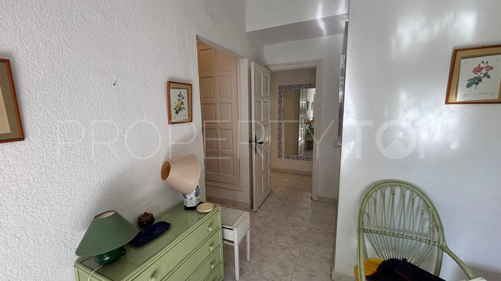 Apartamento con 3 dormitorios en venta en Nueva Andalucia