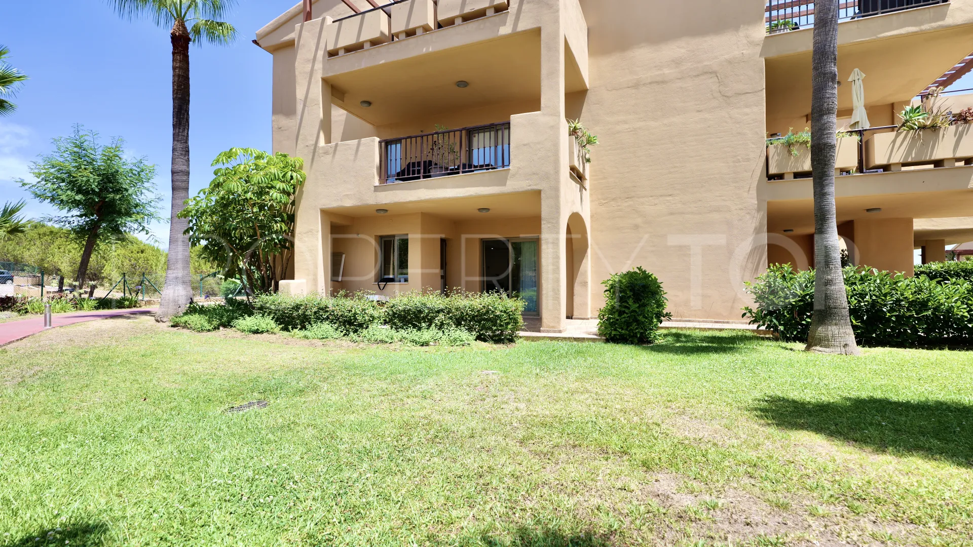 Se vende apartamento planta baja en Hacienda del Señorio de Cifuentes