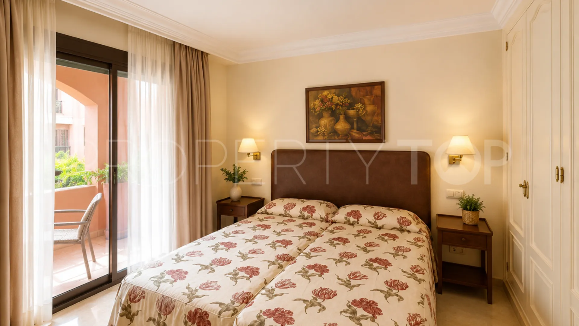 Apartamento planta baja en venta en La Alzambra con 2 dormitorios