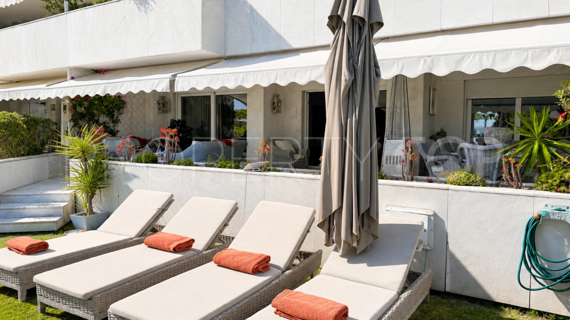For sale Marbella - Puerto Banus 3 bedrooms ground floor apartment