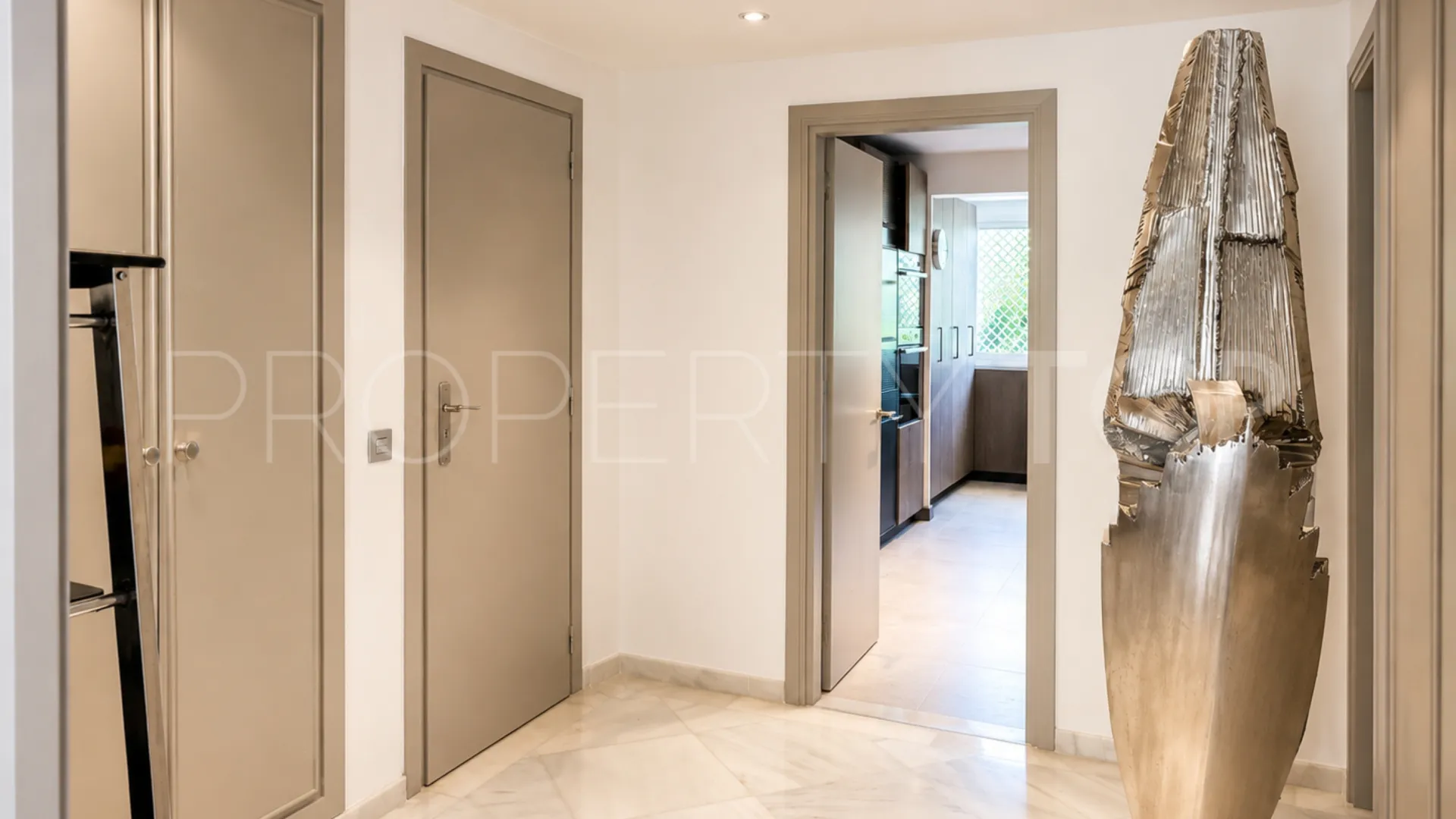 For sale Marbella - Puerto Banus 3 bedrooms ground floor apartment
