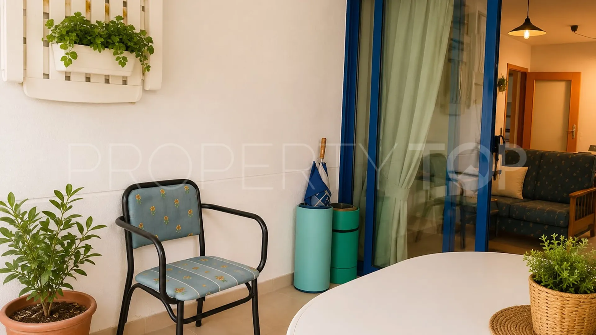 Buy apartment with 2 bedrooms in Las Lagunas