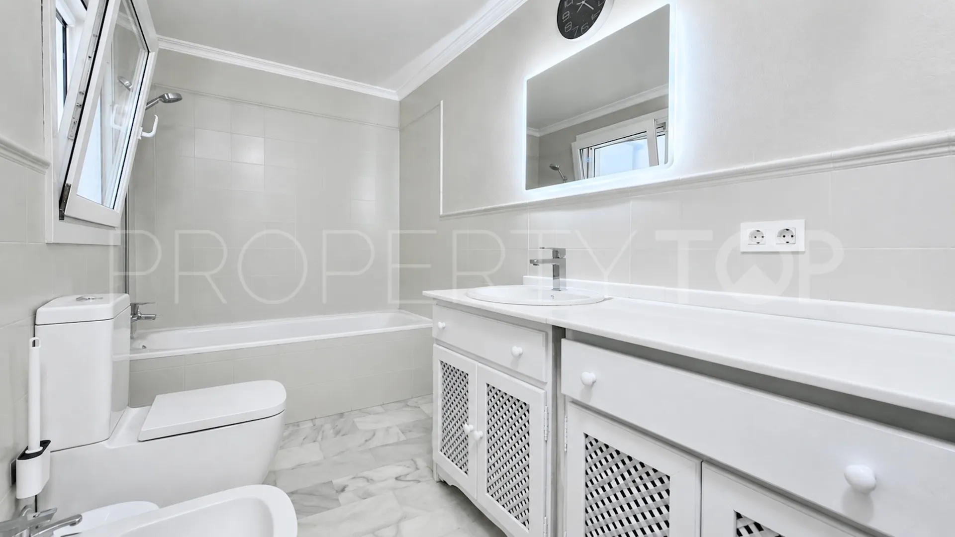 Town house for sale in Cancelada
