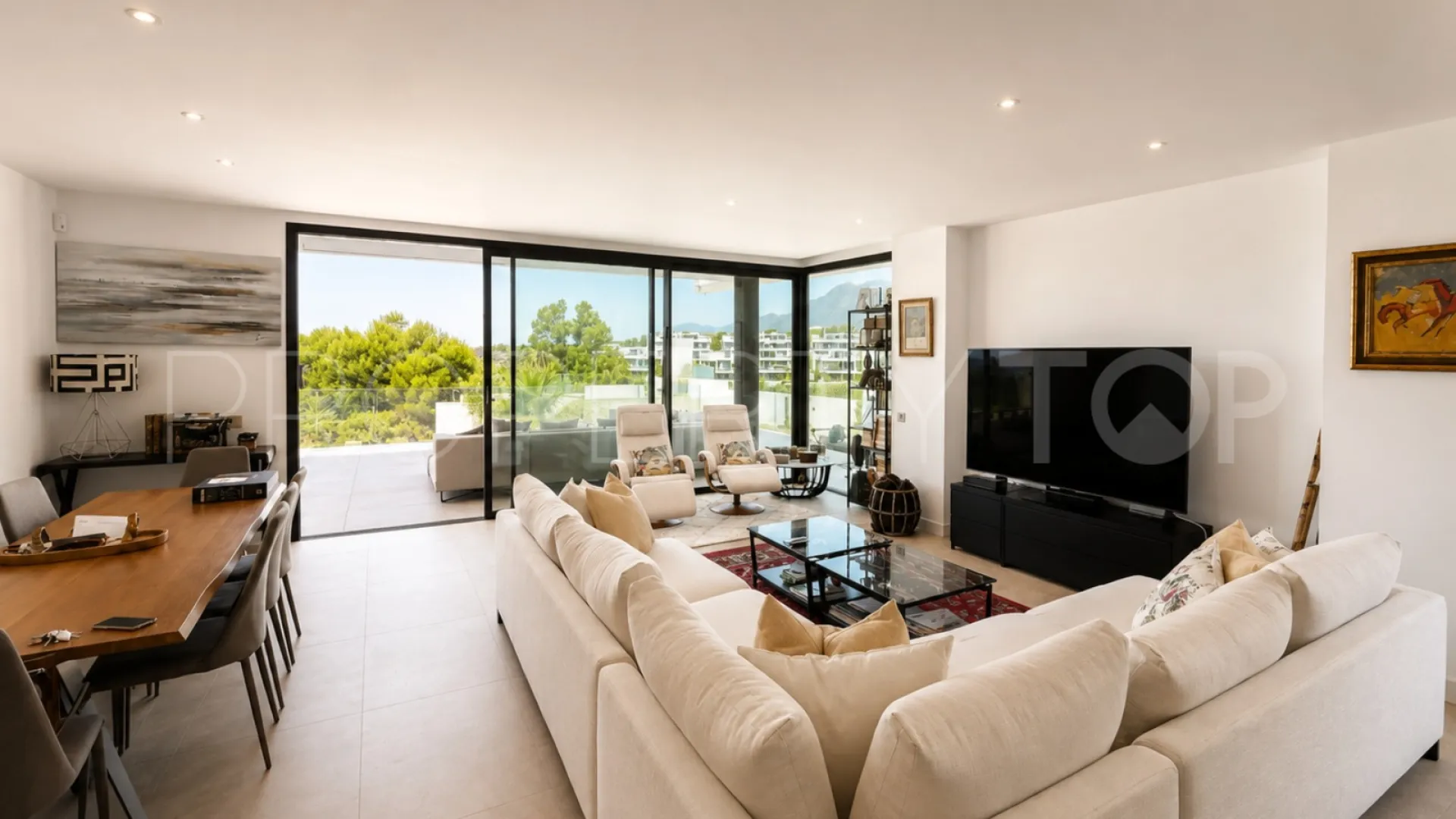 Apartamento planta baja en venta en Marbella Este